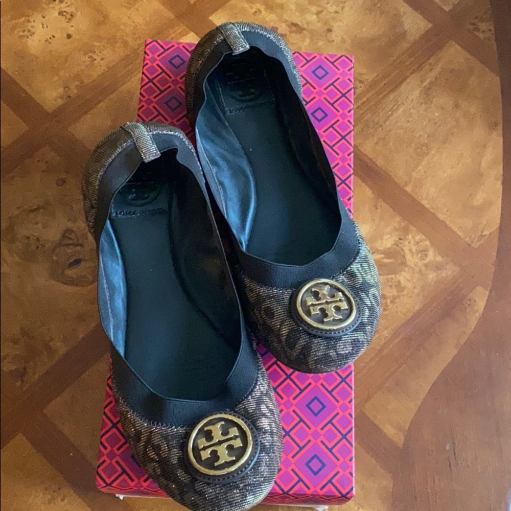 Tory Burch Caroline Size 8